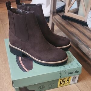 Kensie Dark Brown Boots, Size 6